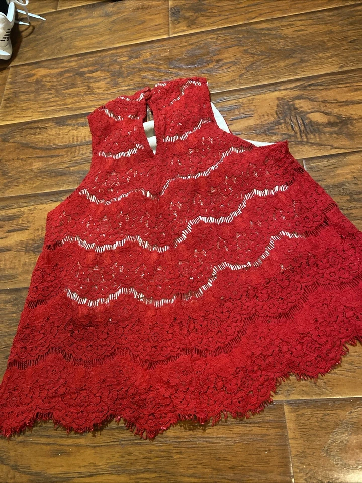 Ladie’s XSmall Lace Sleeveless  Dressy Top - Image 4 of 4