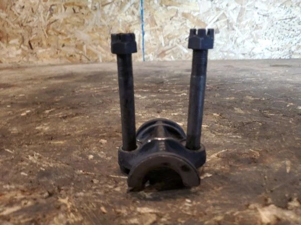 Tapa de cojinete del árbol de levas Ford modelo T 1916-1927 con pernos originales Foto 2 de 4