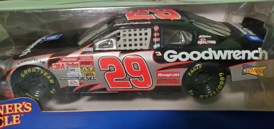 NASCAR 2003 GANADOR CÍRCULO ESCALA 1/18 COCHE NEGRO #29 KEVIN HARVICK Nº 21451 0001 Foto 4 de 4