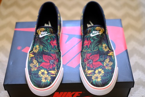 nike toki slip on
