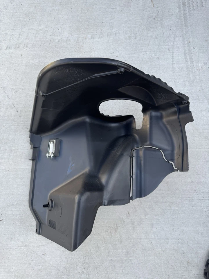 1998-2005 PORSCHE 911 - Tampa de reforço de freio 99655113103 - Imagem 4 de 4