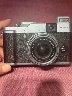 Fujifilm X20 12MP 2/3-inch CMOS Sensor 4x Optical Zoom Compact