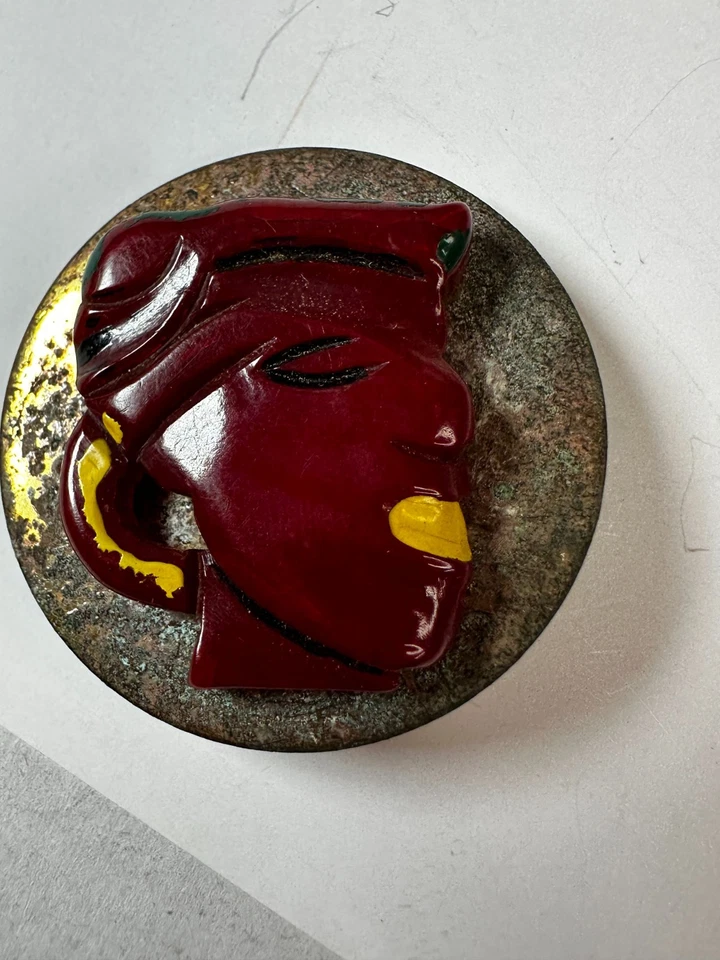 Vintage Button Bakelite Red Carved Face Profile Cameo AS IS DAMAGED CRAFT - Image 3 of 4