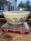 Vintage Pyrex 2.5L Homestead Mixing Bowl 403