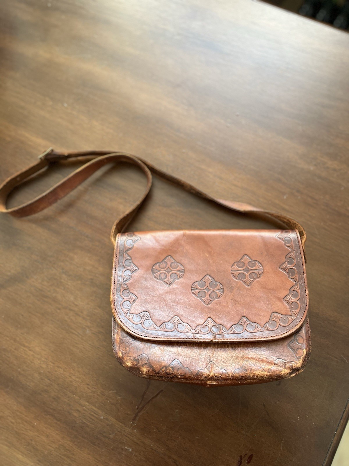 Vintage 1970s Hippie Hand Tooled Leather Shoulder Purse Crossbody Festival Boho