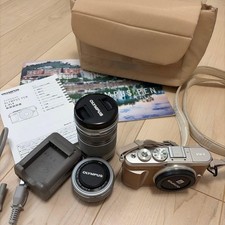 OLYMPUS PEN E PL9 Body Double Zoom Kit set of two lenses