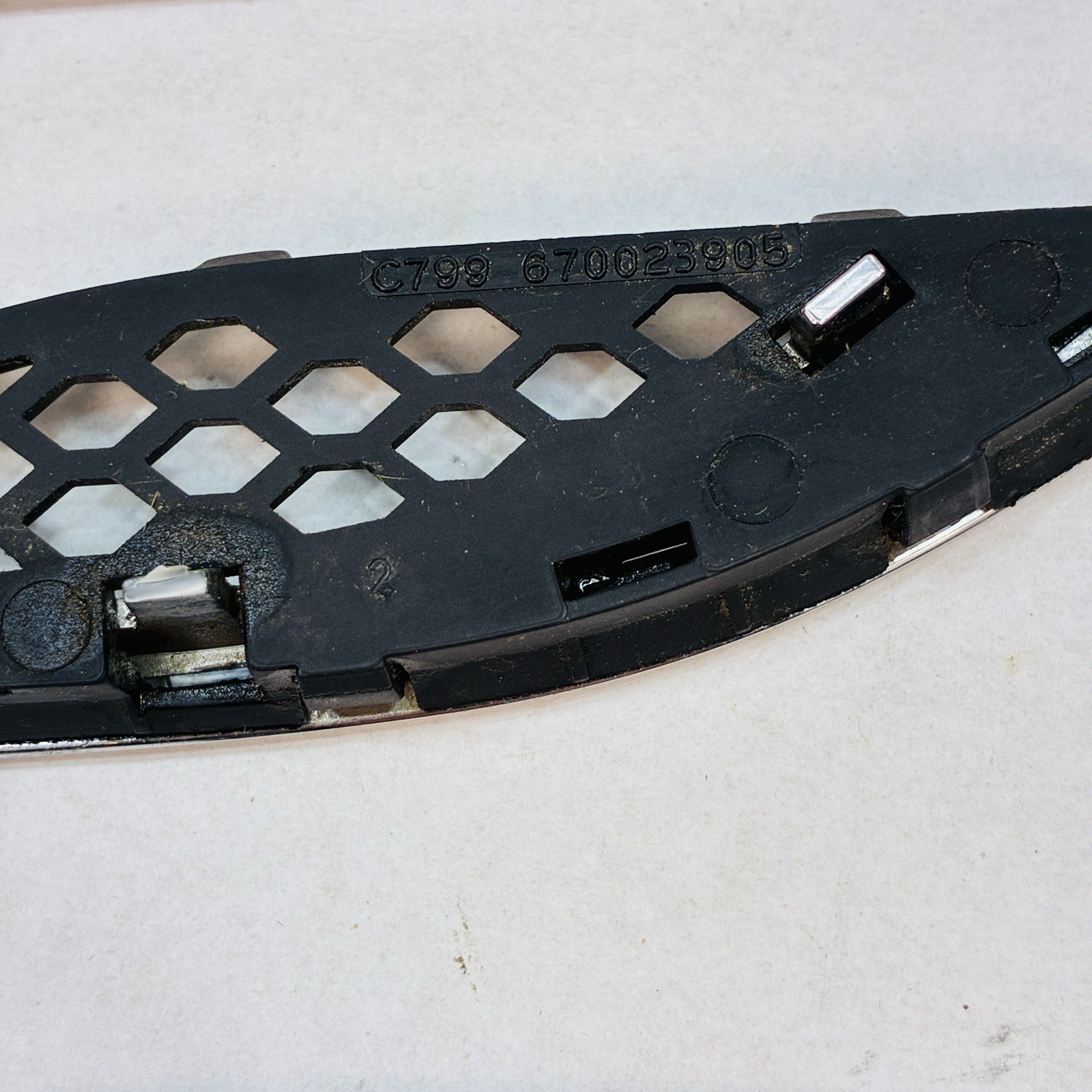 2014-2019 MASERATI GHIBLI SQ4 LEFT DRIVER FRONT FENDER VENT GRILL TRIM x3 OEM