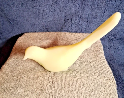 VINTAGE FENTON SATIN CUSTARD/URANIUM GLASS BIRD OF HAPPINESS. UN-DECORATED