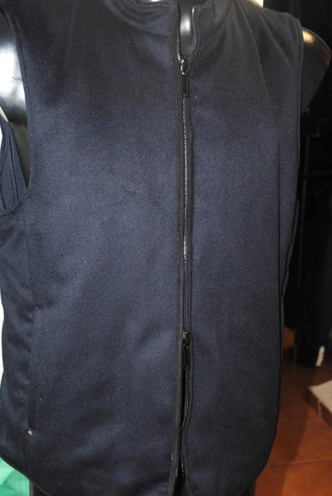 KIRED BY KITON NAPLES REVERSIBLE SLEEVELESS 1250.00 POSTER. SIZE 54 PURE CASHMERE - product detail image 2