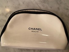 Chanel BEAUTE Cosmetic Bag Zip Around make up pouch White
