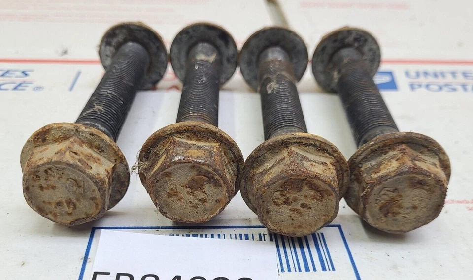 Dodge Ram 1500 2009 2012 4x4 brazo de control trasero pernos de montaje brazos del eje trasero Foto 3 de 4