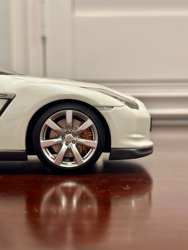 1/18 Nissan R35 GTR Pearl White AUTOart | Very Rare - Picture 4 of 5