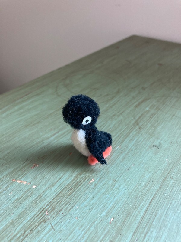 Vintage ARA penguin pocket pet made ofwool chenille in Austria