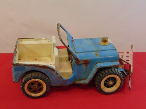VINTAGE TONKA JEEP WRECKER WITH PLOW 