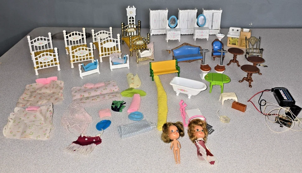 Lote 1980 Mattel The Littles Metal Die-Cast Casa de Muñecas Muebles y Muñecas Foto 3 de 4