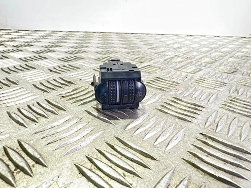 VW PASSAT Variant B5 3B6 Schalter zur Einstellung der Scheinwerferhöhe 33708371