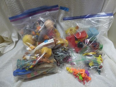 JUNK DRAWER LOT OF 100+ TOYS  (LOT Y)