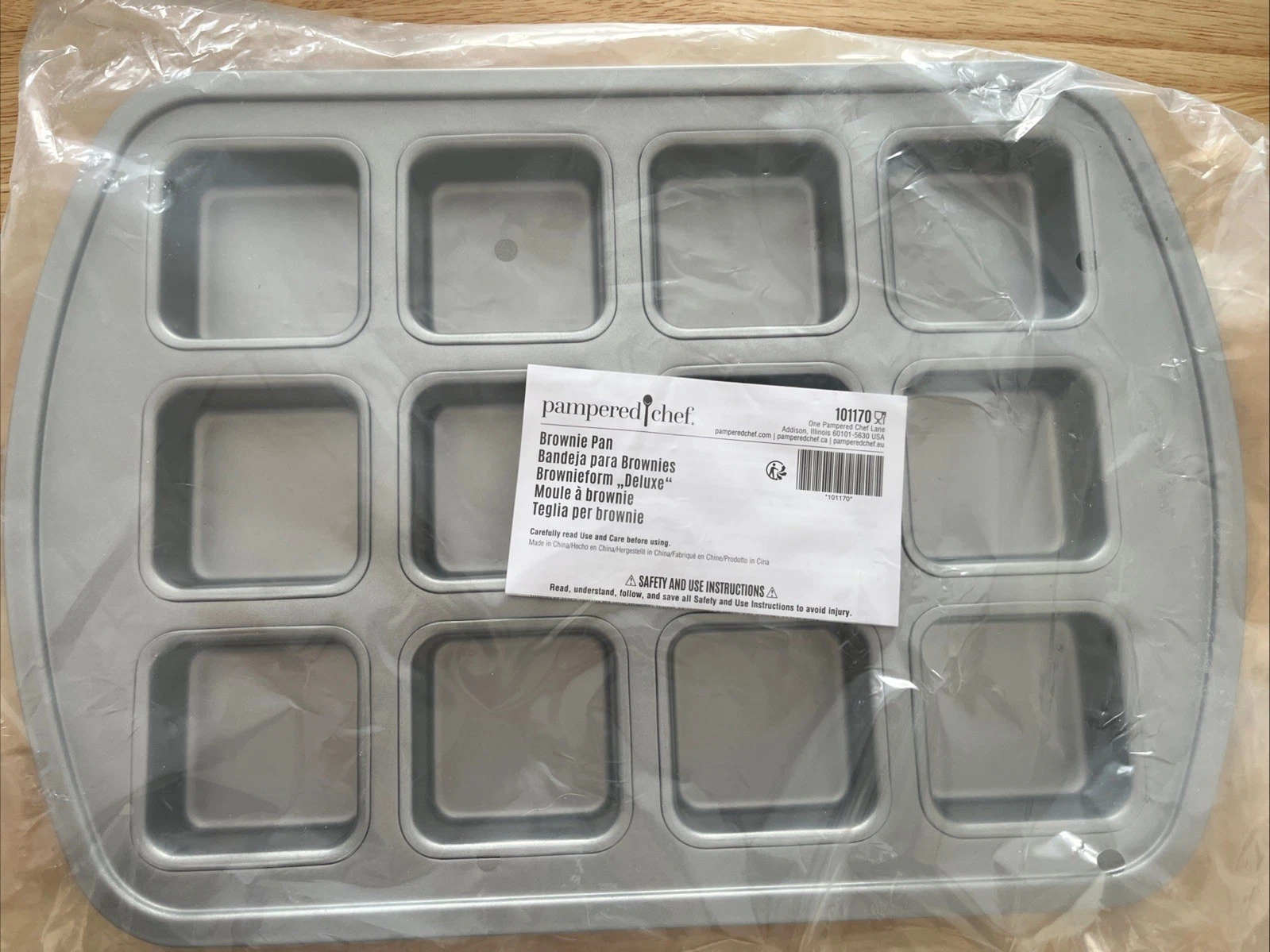 Pampered Chef Non-Stick Brownie Pan #101170 12 Brownies Baking Pan New
Opens in a new window or tab