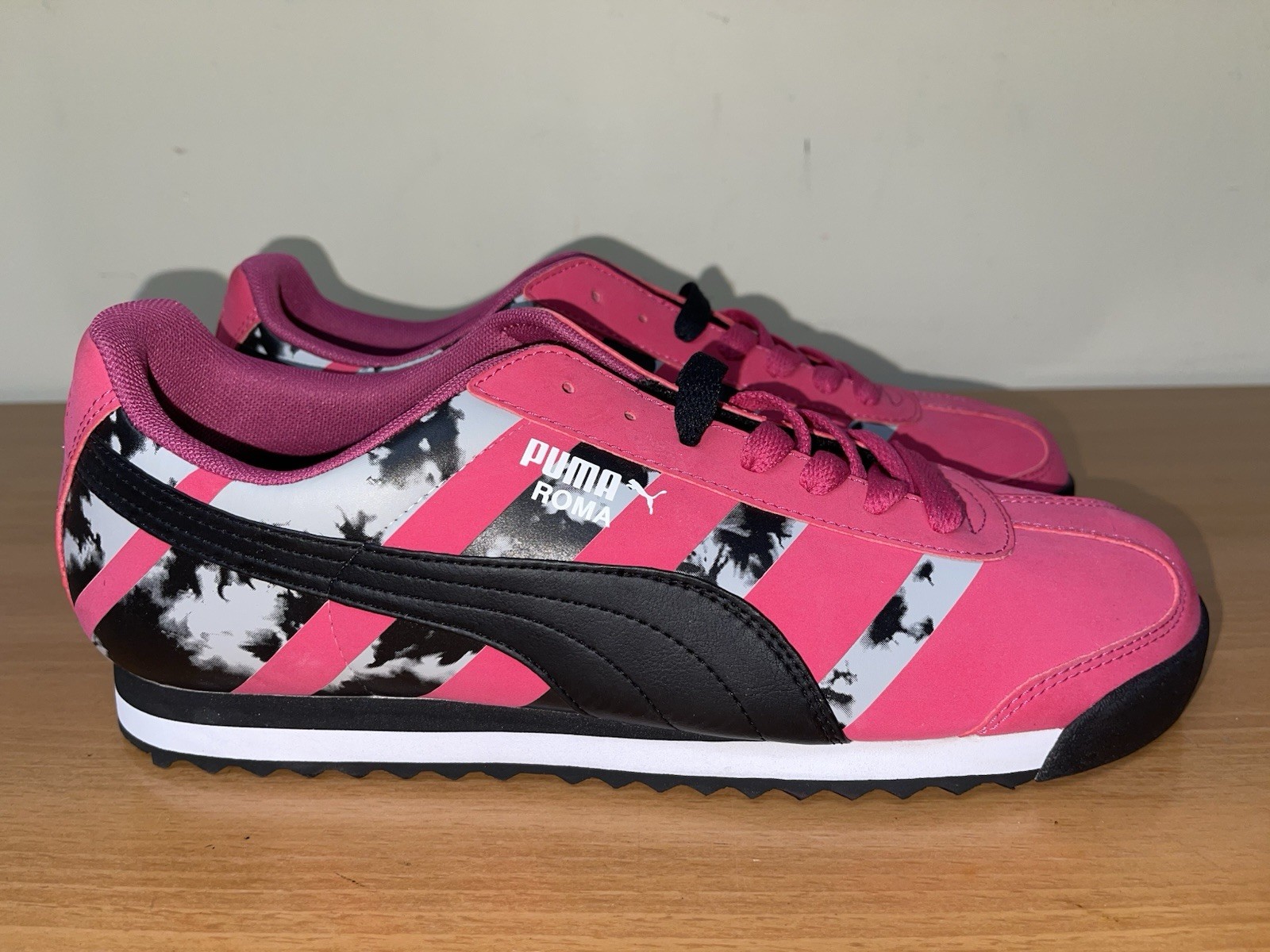NEW Puma Roma Basic Dip Dye Sneakers Pink & Black NEW 35670601 Sz 11.5