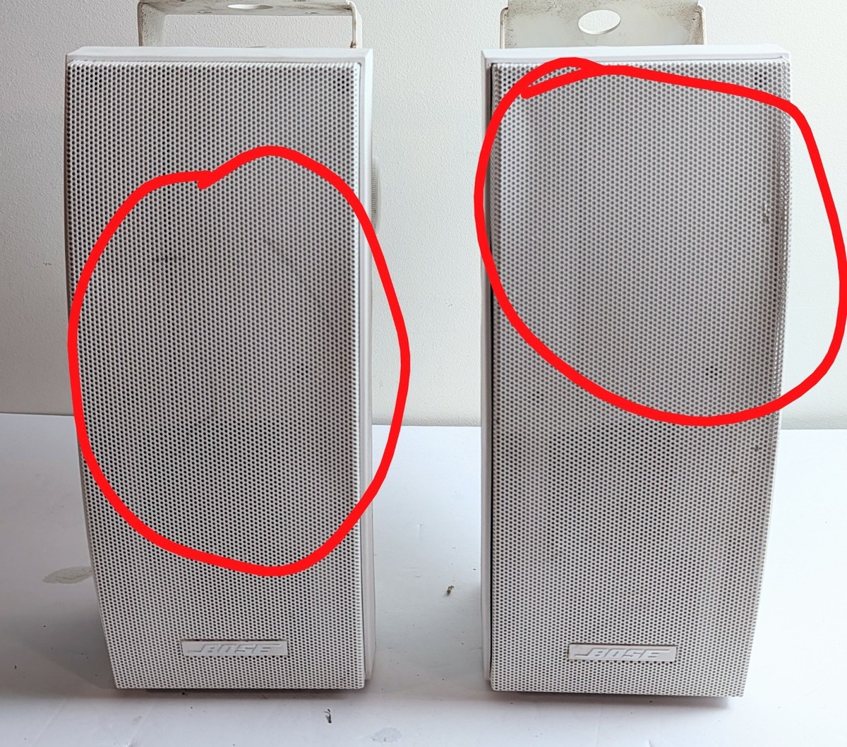 Bose 251 Environmental Outdoor Speakers White w/ Wall Brackets