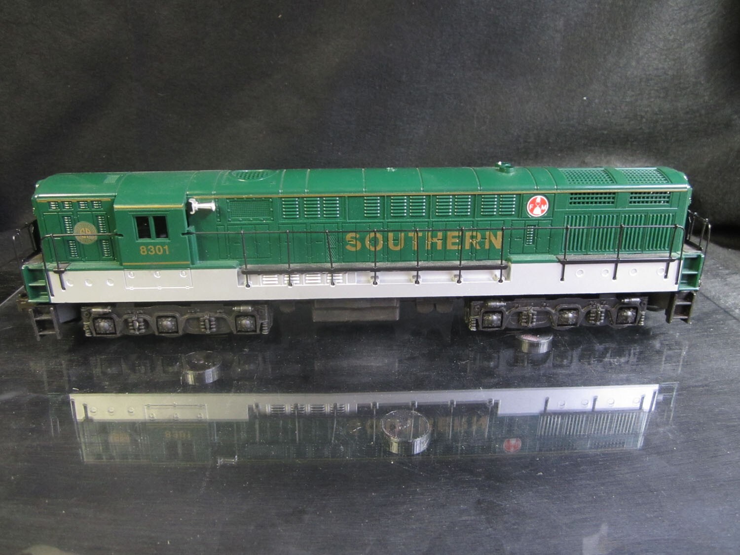 Southern Fairbanks Morse Trainmaster Diesel O Gauge Lionel 6-18301