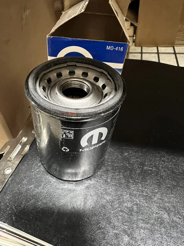01-05 CHRYSLER SEBRING NUEVO FILTRO DE ACEITE DE MOTOR GENUINO MOPAR 05142416AC Foto 4 de 4