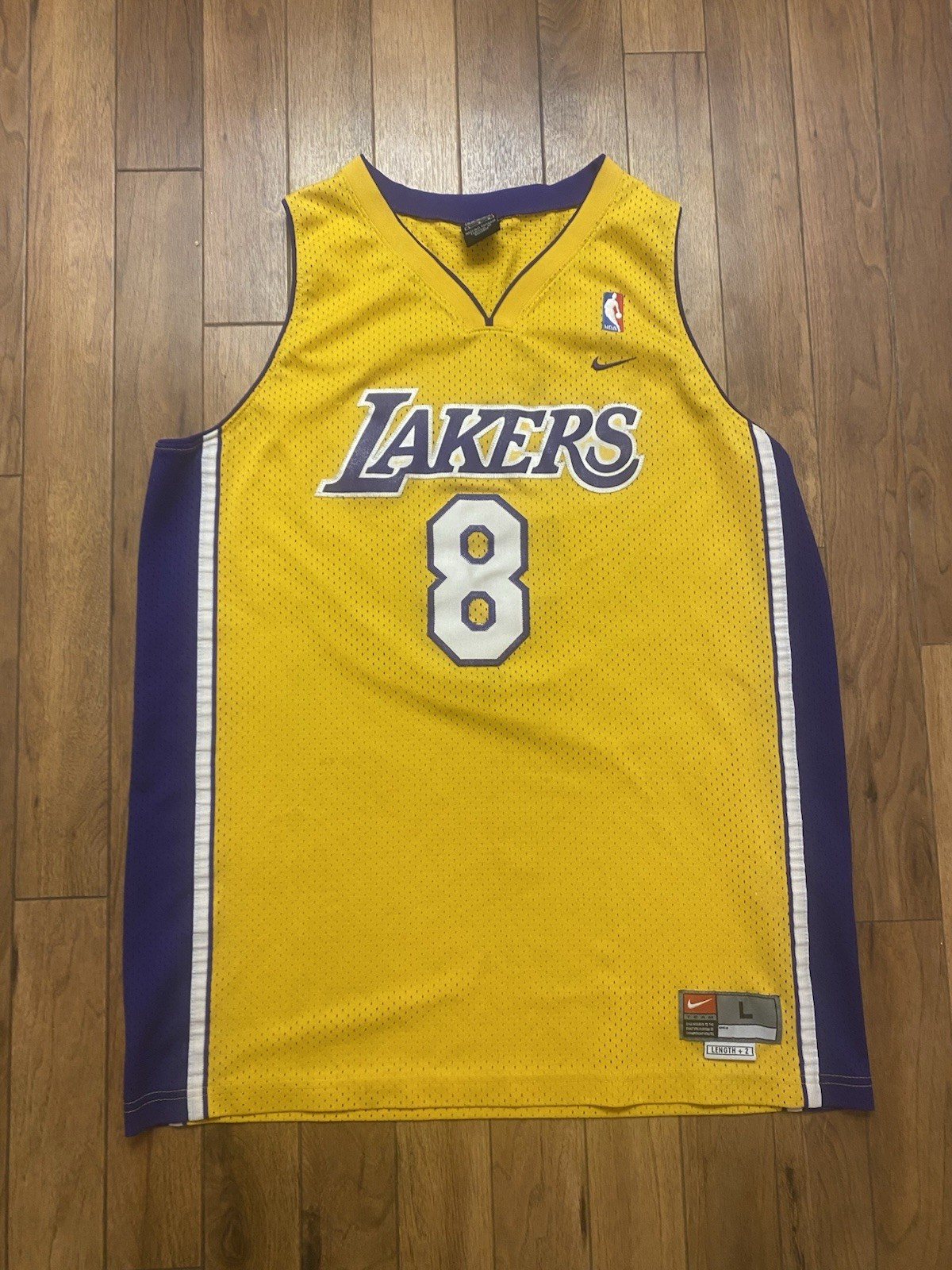 USED NIKE LAKERS KOBE BRYANT #8 NBA JERSEY SIZE LARGE