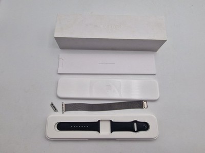 Apple Watch Verpackung mit 2 Armbändern   38mm   ohne Uhr