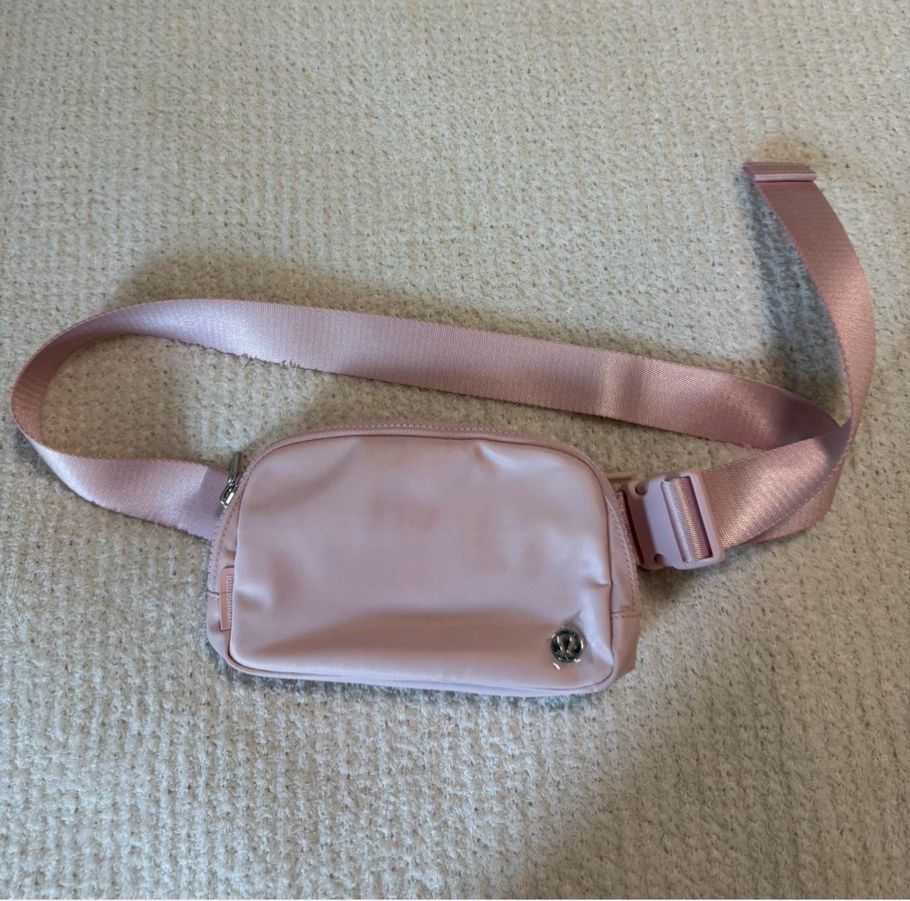 Lululemon Women's Everywhere Belt Bag Crossbody Fanny Pack in Beige