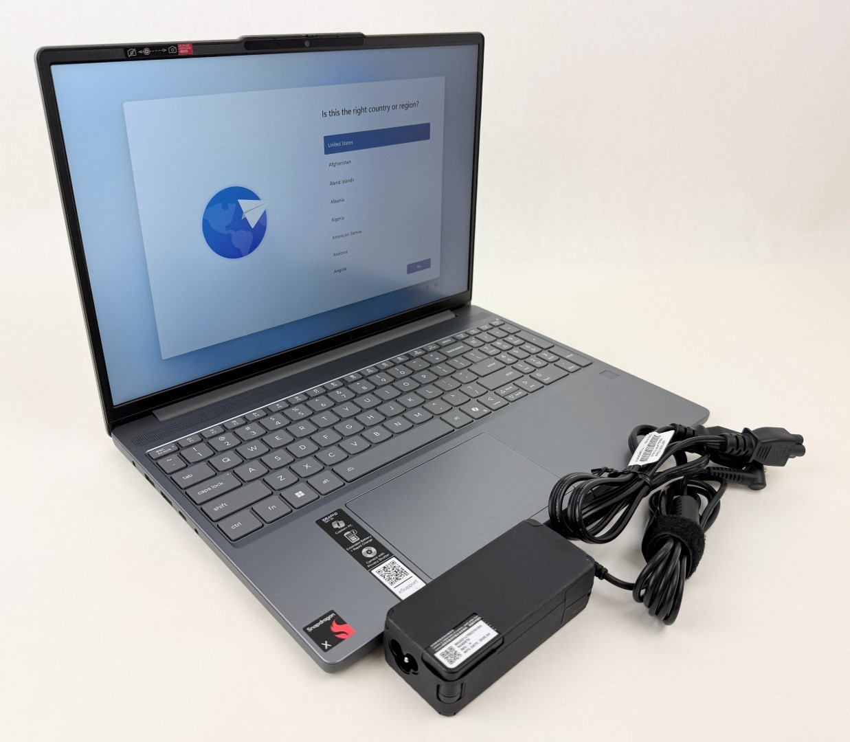 Lenovo IdeaPad Slim 3x 15Q8X10 15.3" WUXGA Touch Snapdragon X 16GB 1TB SSD W11H