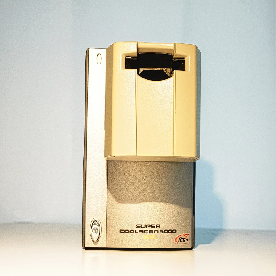 Nikon Coolscan 5000 ED LS-5000 ED & Zubehör *** wie neu *** - Bild 2 von 4