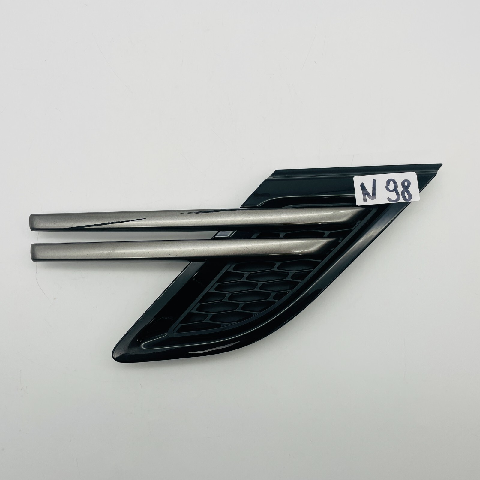 Range Rover Sport L494 Driver Side Fender Grill Trim 2013 – 2023 [N98]