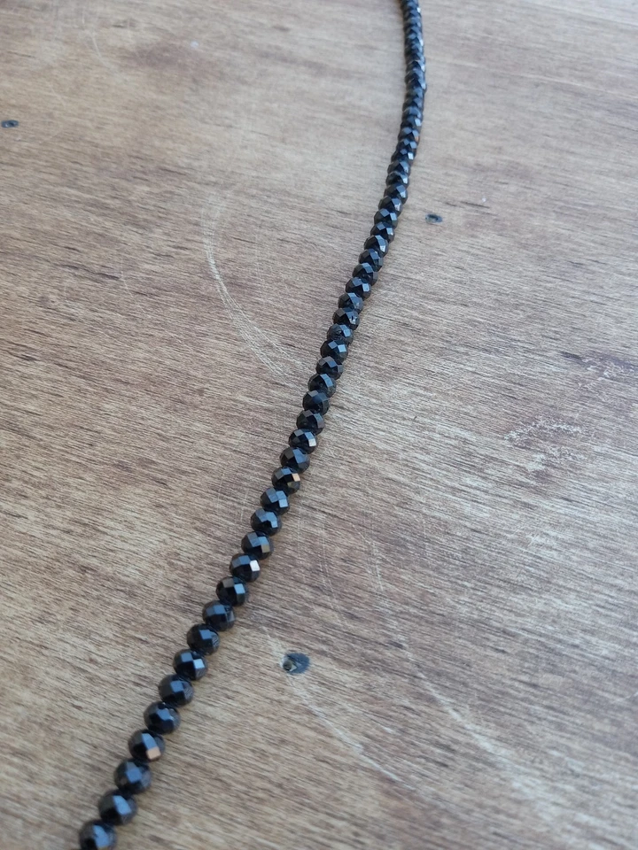 Collar de cuentas negro de espinela maciza 22 mm facetado 3 mm para hombre y mujer de moda Foto 3 de 4