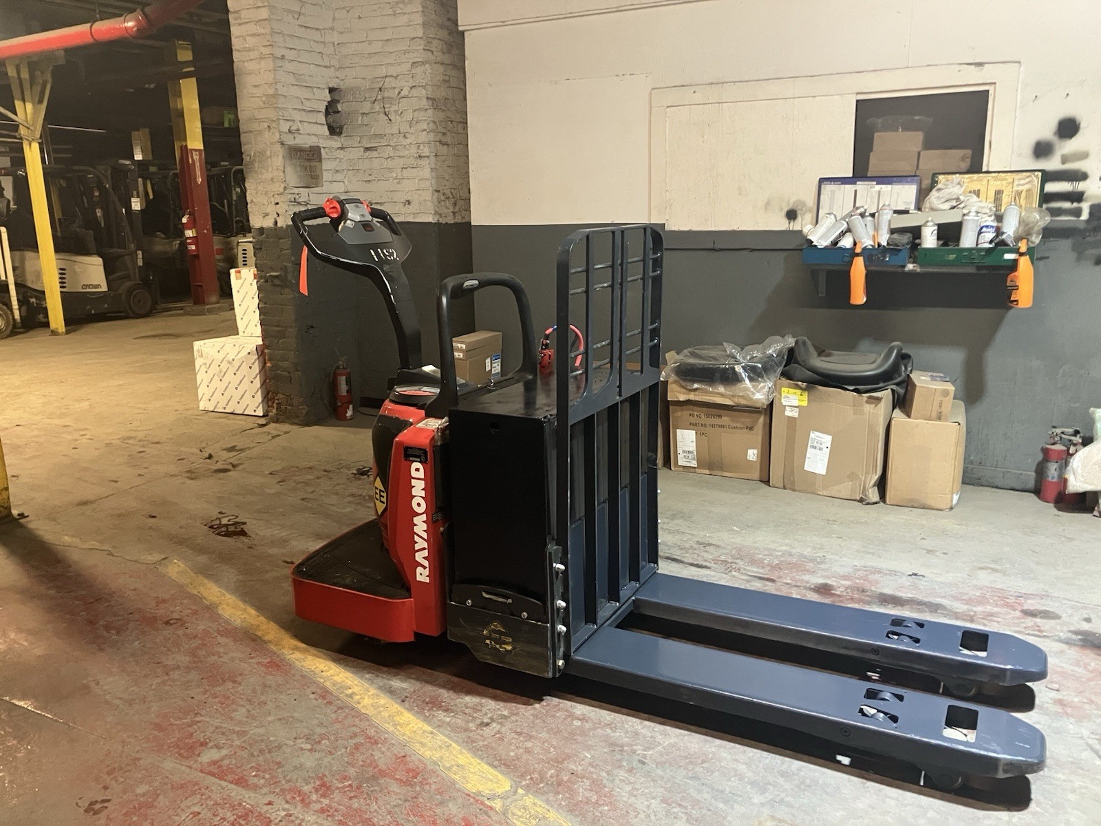 Raymond Rideable Jack 2015 Raymond 6,000 Lbs Rider Electric Pallet Jack 48 Inch Model 8410 EE ...