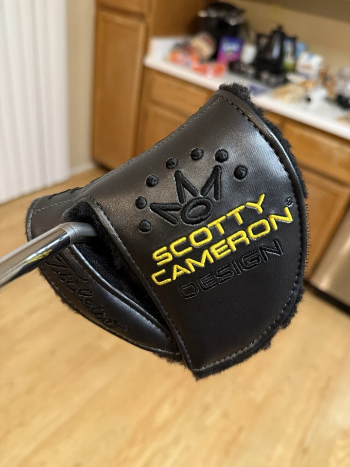 Putter Scotty Cameron Phantom 5.5 35" para diestros con cubierta Foto 4 de 4