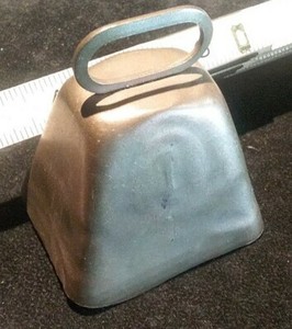 Vintage Copper Cow bell #1 Nice Pitch Primitive goat Farm bronze no seam