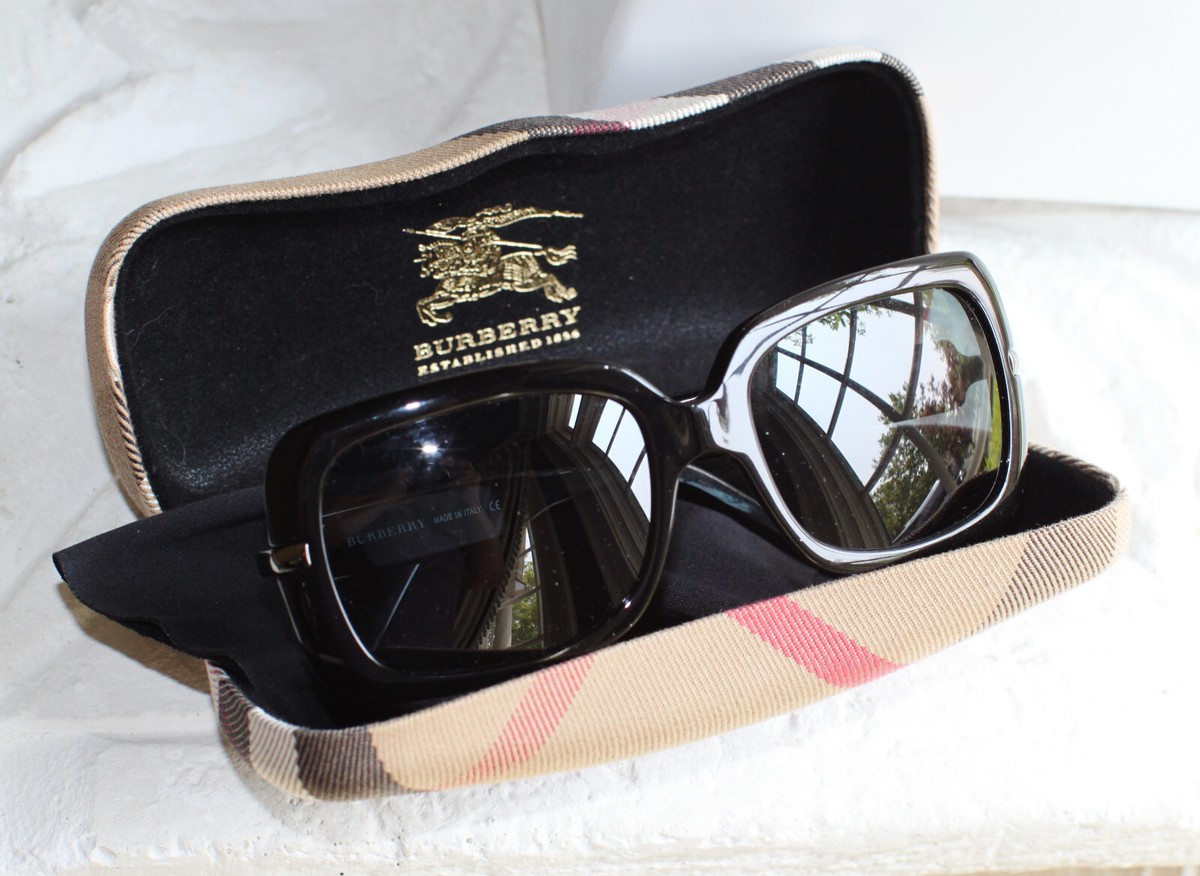 Burberry Black 4019-B Studded Arm
Oversized Sunglasses Burberry Black Studded Arm Oversized Sunglasses 40 20 B | eBay main image 2