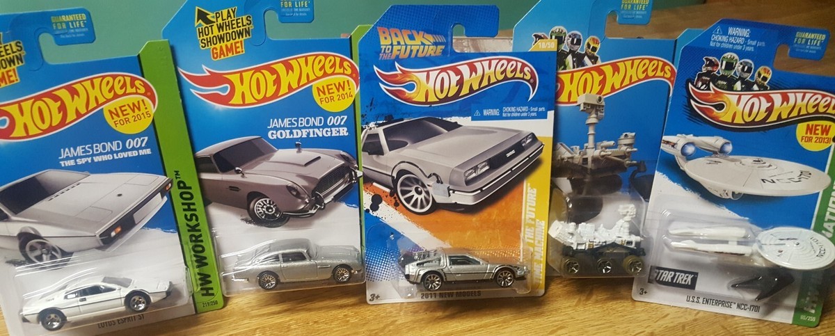 初流乃 Hot Wheels デロリアン Amazon.com: Hot Wheels Back to The Future 35th Anniversary