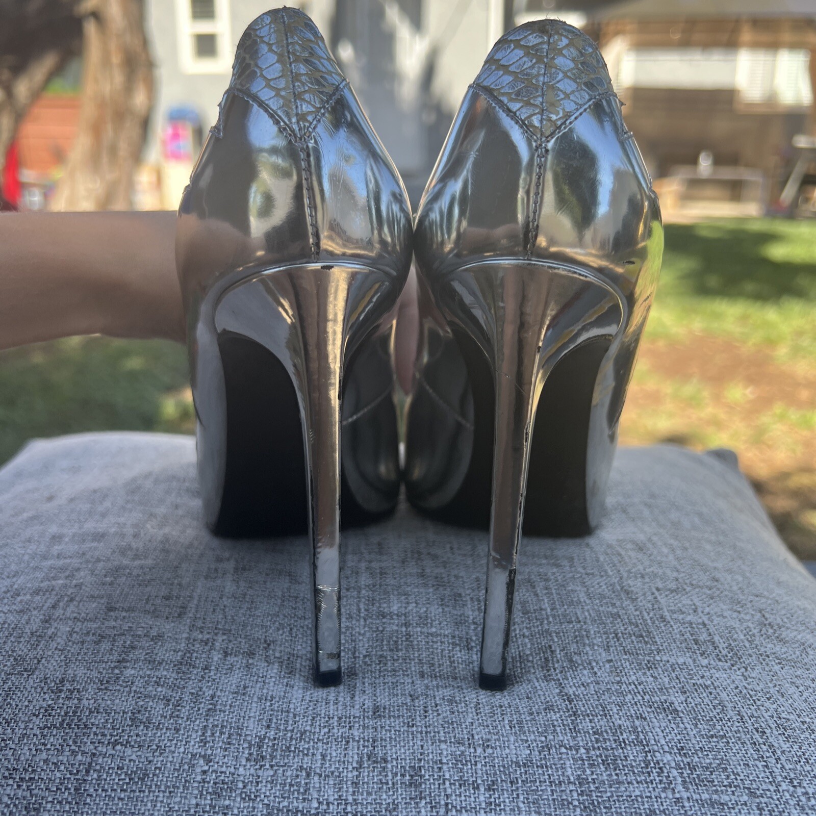 Décolleté SAINT LAURENT in pelle argento taglia EUR 37 US 7