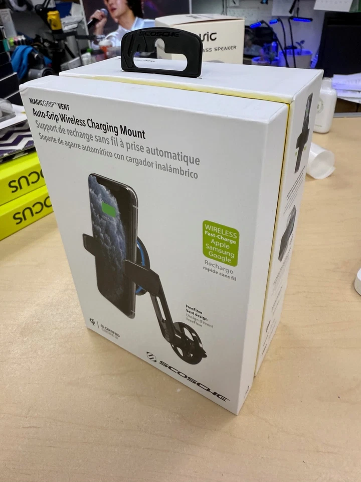 Scosche MagicGrip Auto Grip Wireless Vent Charging Mount Qi Charging - Black - Image 3 of 4