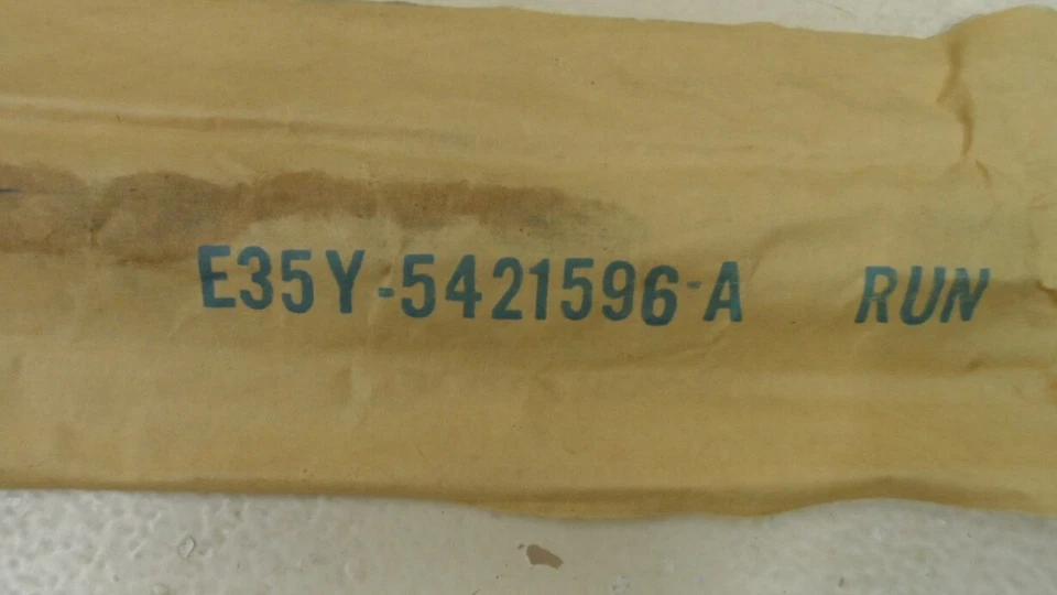 NOS 1982 1983  Lincoln Continental Window Door Run Weatherstrip E35Y-5421596A - Image 3 of 3