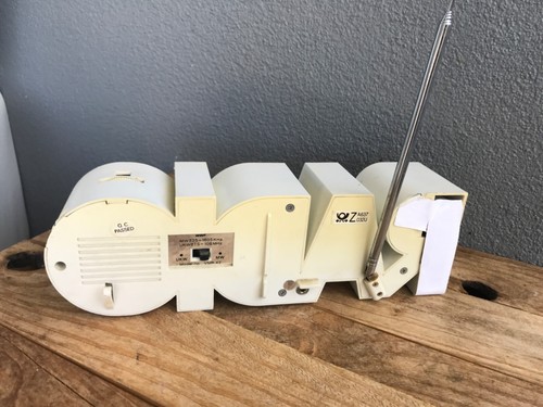 Rare Retro RADIO design white transistor radio “RADIO” AM FM Space age - Bild 6 von 12