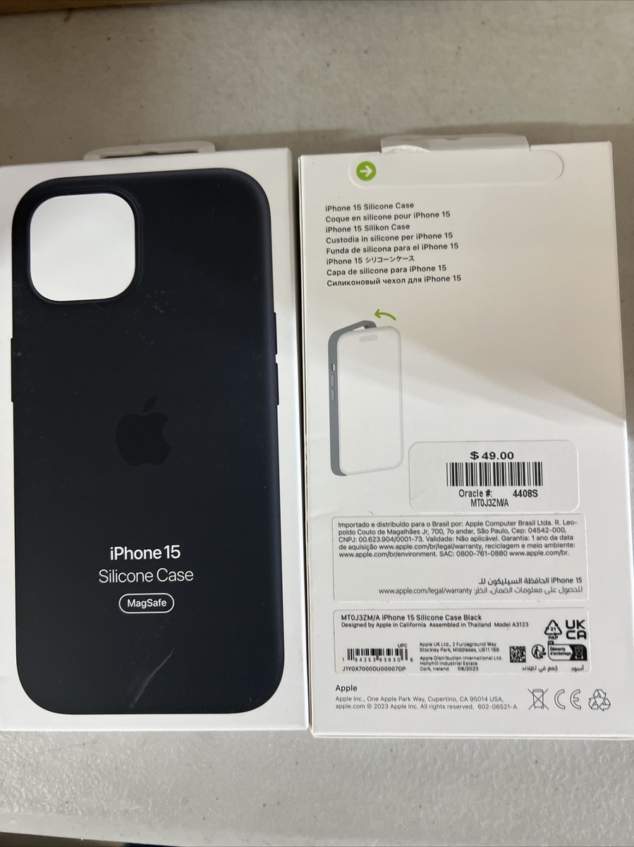 Apple Silicone Case with MagSafe for iPhone 15 - Black for