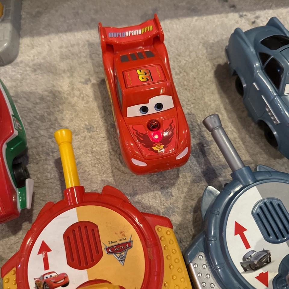 Geotrax DISNEY PIXAR CARS Lot Eiffel Tower Grand Prix Big Bentley Track McQueen  - Image 4 of 4