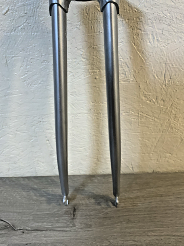 HORQUILLA DE ACERO 700C O 27 PULGADAS UNA PULGADA SIN ROSCA 200 MM TUBO DE DIRECCIÓN 746 GRAMOS - Imagen 8 de 16