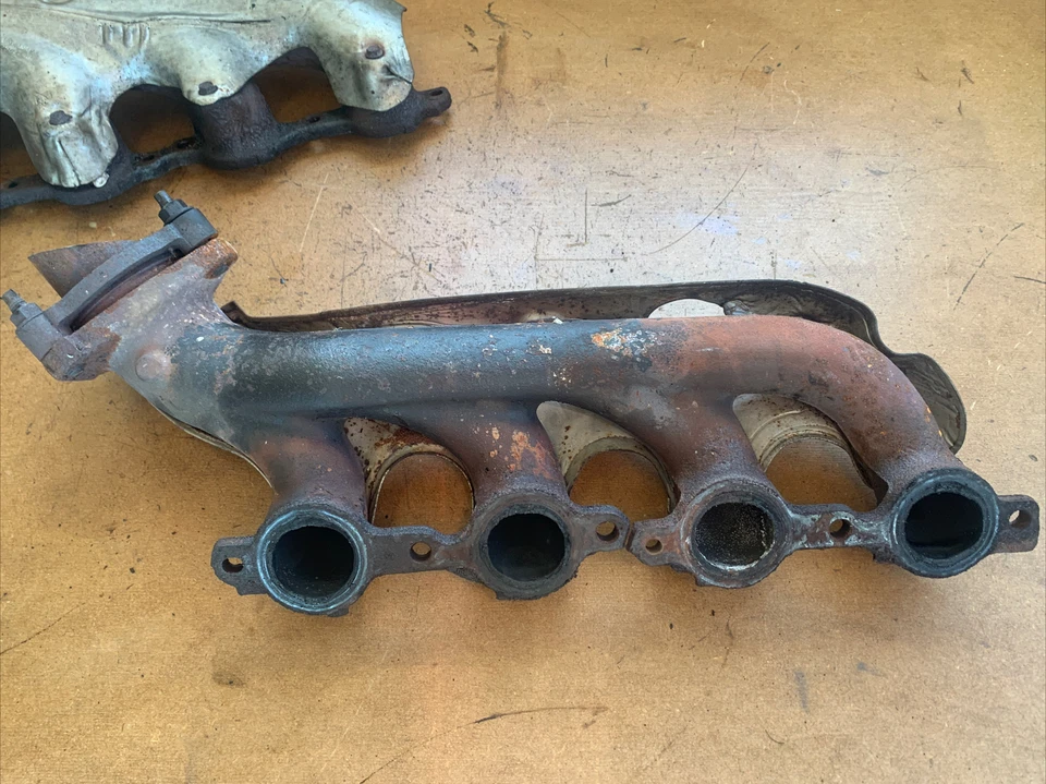 04-13 Chevy Silverado 1500 / Sierra 1500 colector de escape izquierdo y derecho 4,8 L OEM Foto 4 de 4