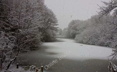 Photo 6x4 Farington Lodges Tardy Gate The first time in 16 years  snow ha c2010