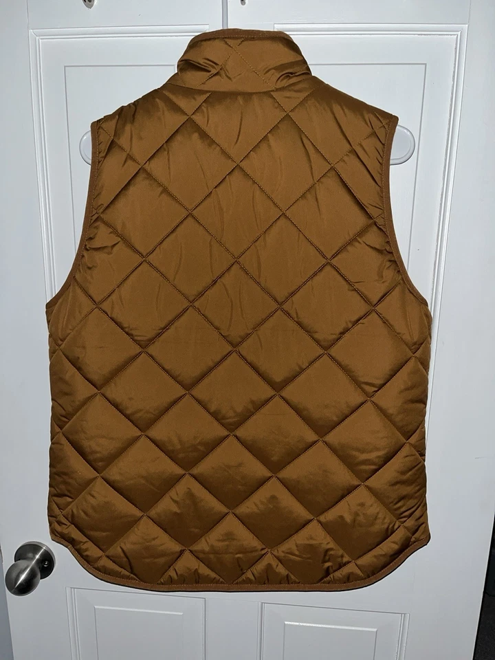 J.Crew Quilted Puffer Vest Women’s Size M Zip Front Snap Pockets Mock Neck Camel - Image 2 of 3