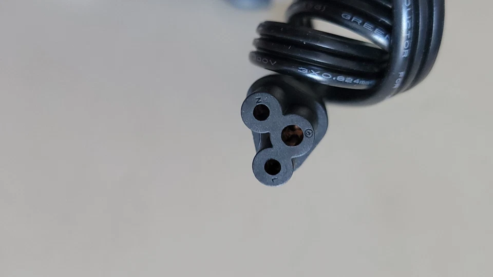 ( 40 EA)   VOLEX Clover-Leaf 3 Prong Power Cord - Image 2 of 4