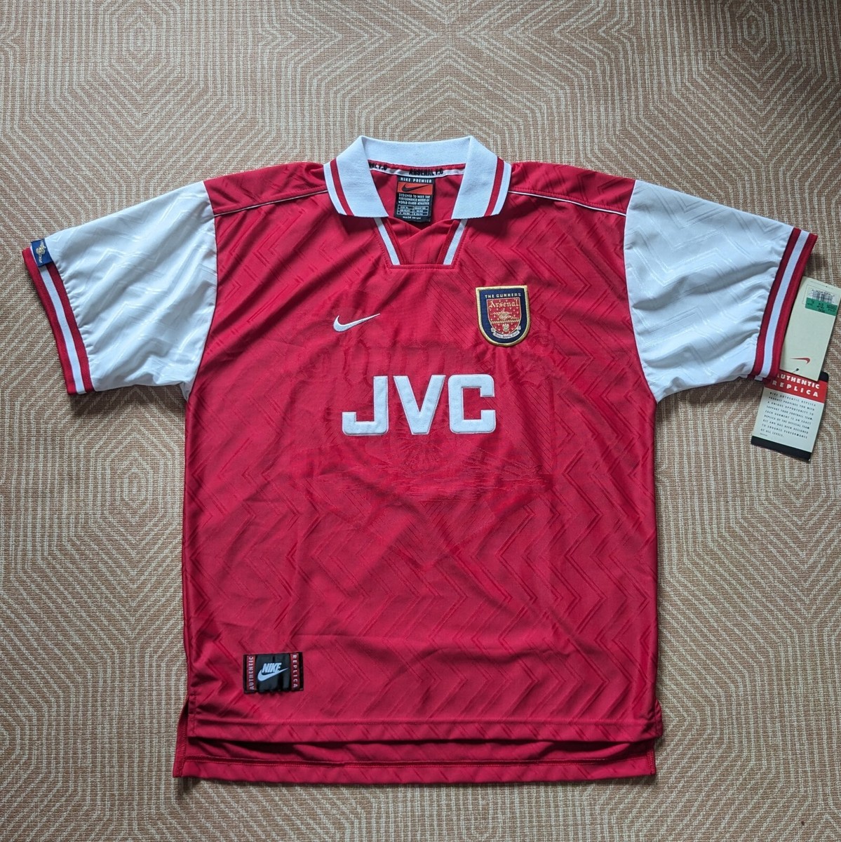 新品未使用長期保管　Nike Arsenal JVCロゴ 96-98 新品未使用長期保管 Nike Arsenal JVCロゴ 96-98 - メルカリ
